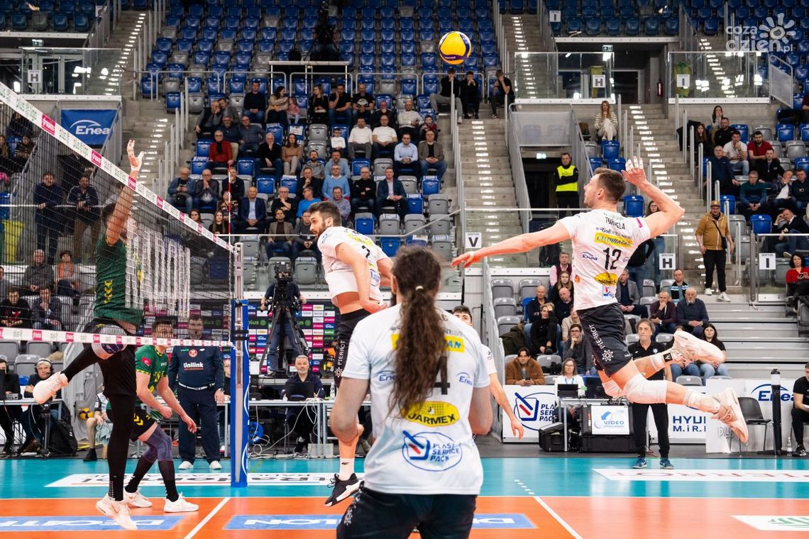 Enea Czarni Radom dalej w grze o utrzymanie w PlusLidze! Pewne trzy punkty z GKS-em Katowice! Enea Czarni Radom dalej w grze o utrzymanie w PlusLidze! Pewne trzy punkty z GKS-em Katowice!