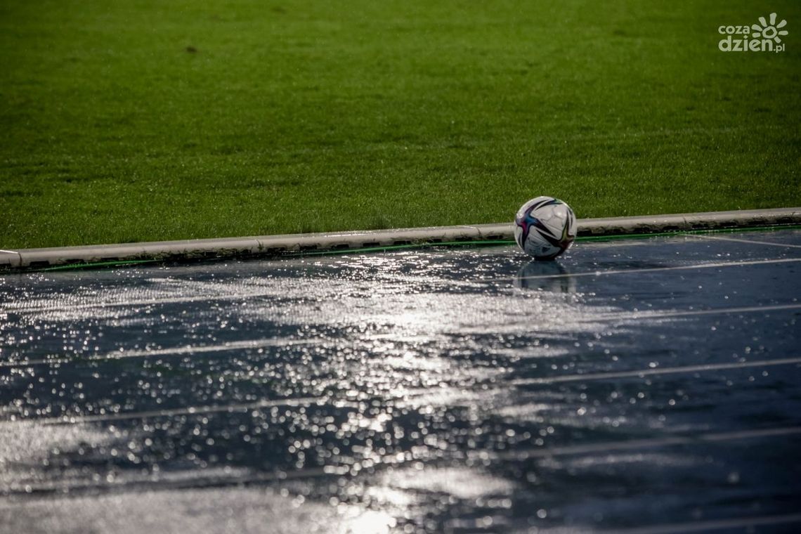 Enea Energia Kozienice wciąż walczy. Efektowny triumf Oskara Przysucha w 4. lidze Enea Energia Kozienice wciąż walczy. Efektowny triumf Oskara Przysucha w 4. lidze