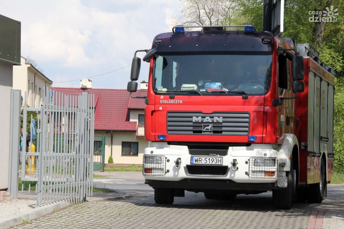 Ewakuacja 20 osób na Wolanowskiej