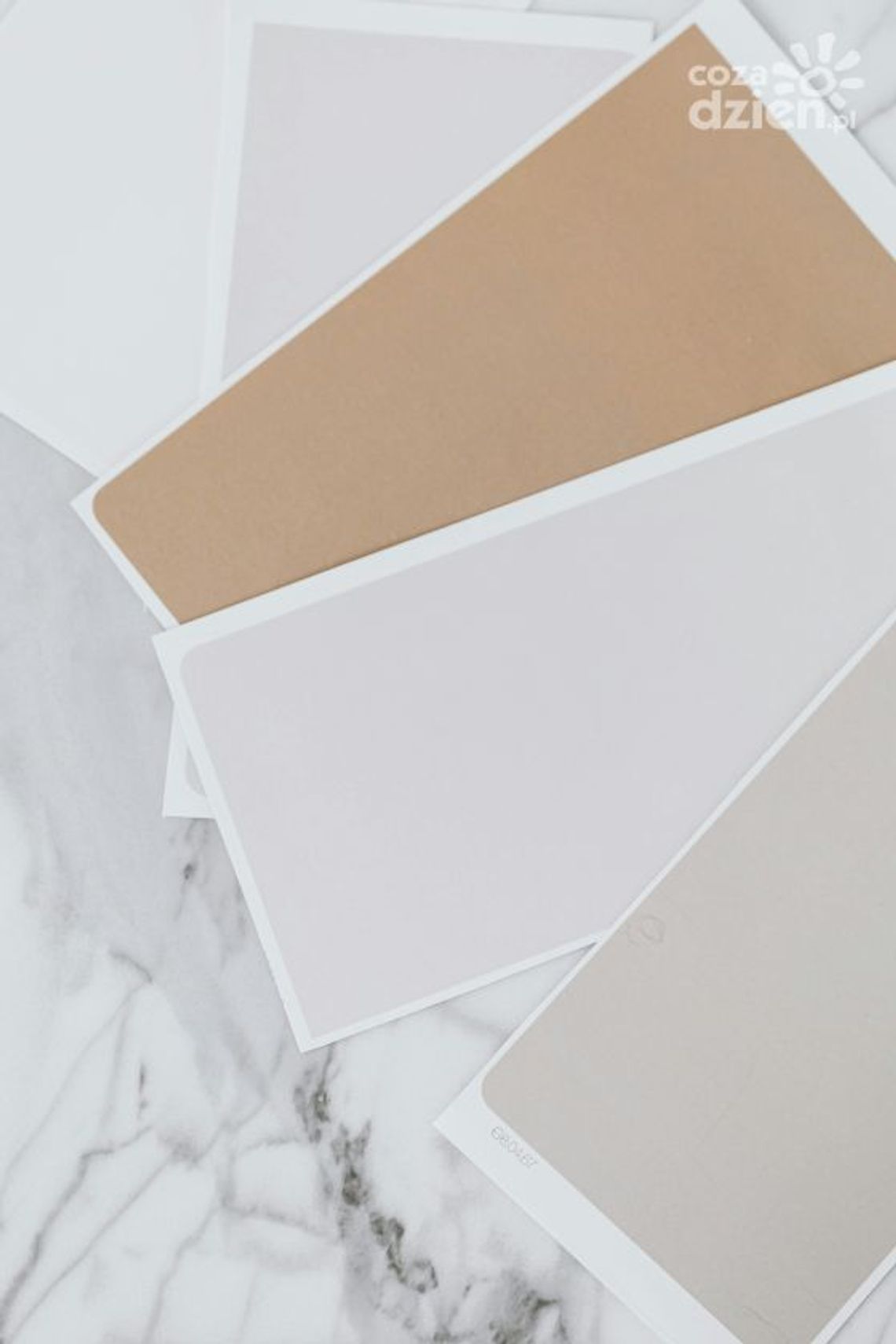 Farba do płytek: Praktyczne rozwiązanie dla odnowienia wnętrz