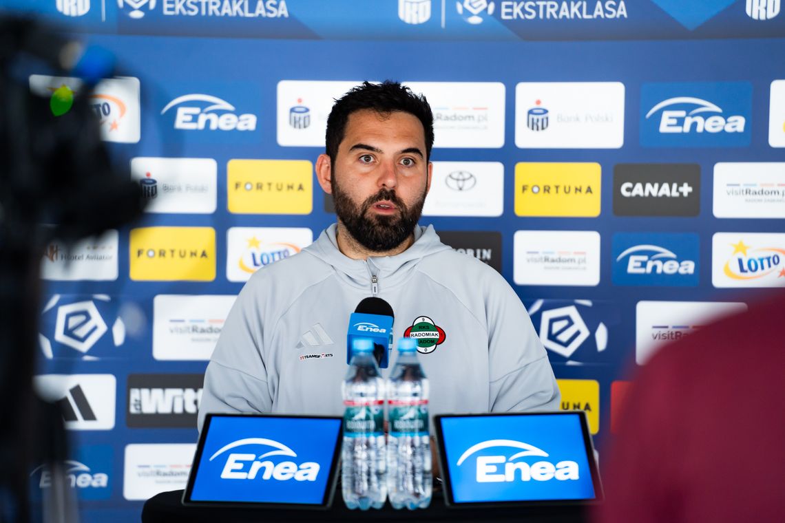 Feio zaskoczony pytaniem na konferencji. "Dalej chce pan być dziennikarzem sportowym?"