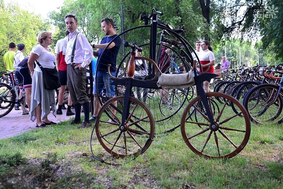 
Festyn Retro Rowerowy