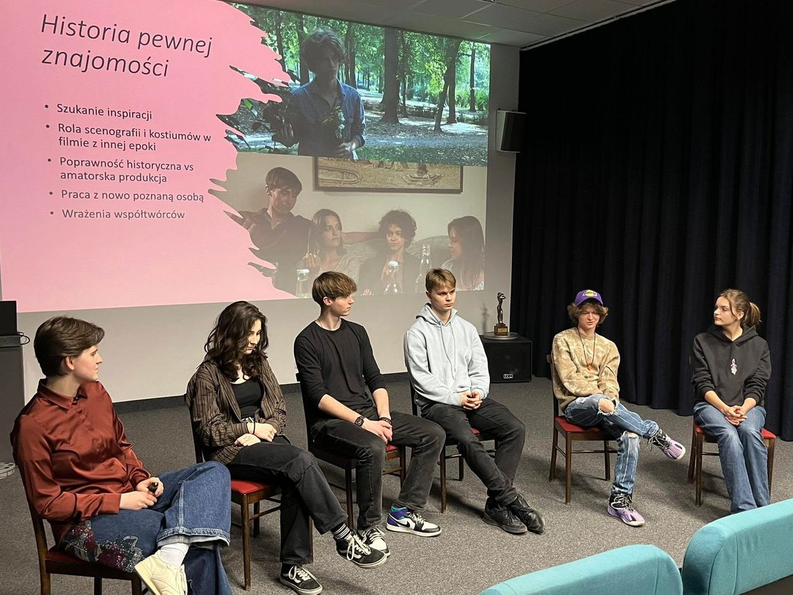 Filmowe emocje, konkretne rozmowy i mnóstwo kreatywności. Podsumowanie półrocza projektów filmowych w Budowlance Filmowe emocje, konkretne rozmowy i mnóstwo kreatywności. Podsumowanie półrocza projektów filmowych w Budowlance