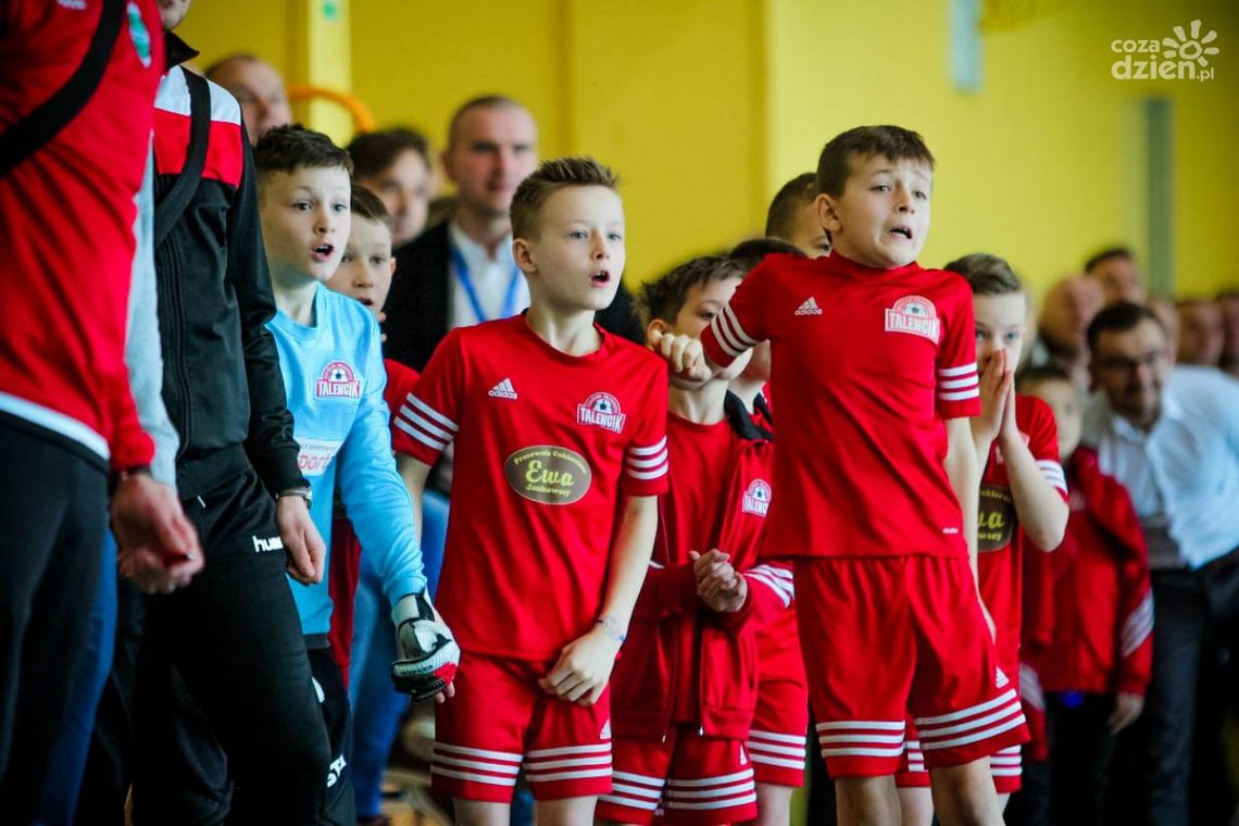 Finał piłkarskiej Halowej Ligi Dziecięcej