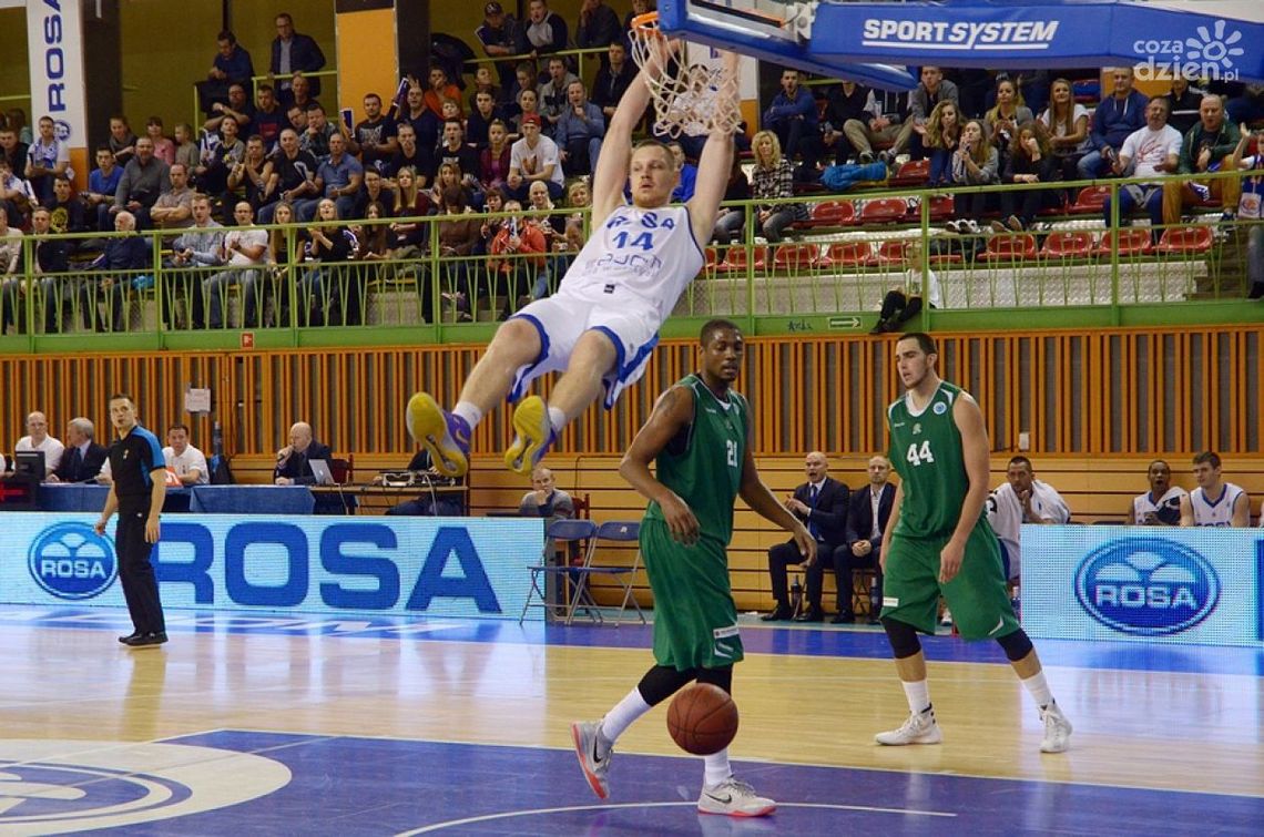 Fińska Kotka rozbita!