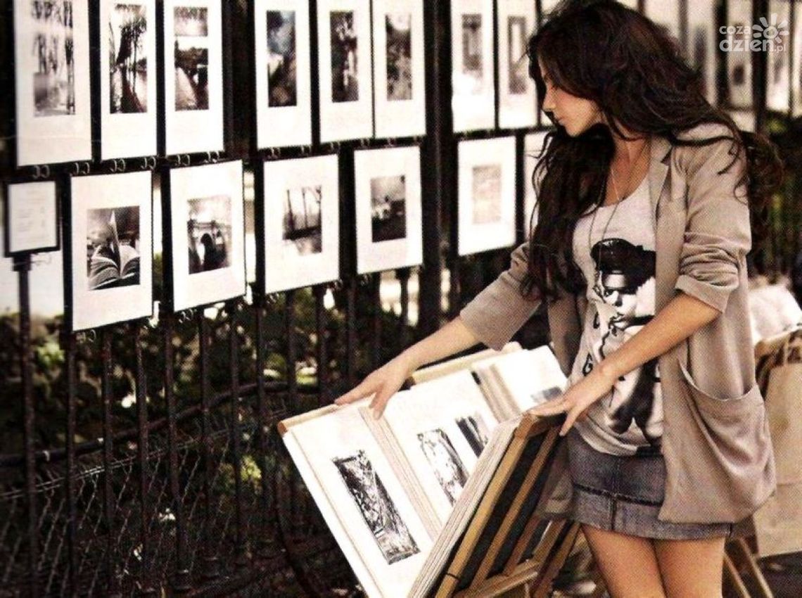 Fizyczny ból nie pozwala jej wyjść z domu. Fizyczny ból nie pozwala jej wyjść z domu.