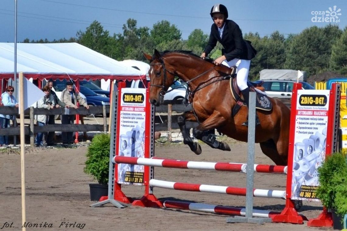 Fotorelacja ze skoków przez przeszkody w stadninie Hubertus