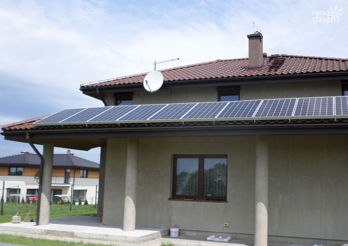 Fotowoltaika – wygodna i oszczędna. Jak jej używać z głową?