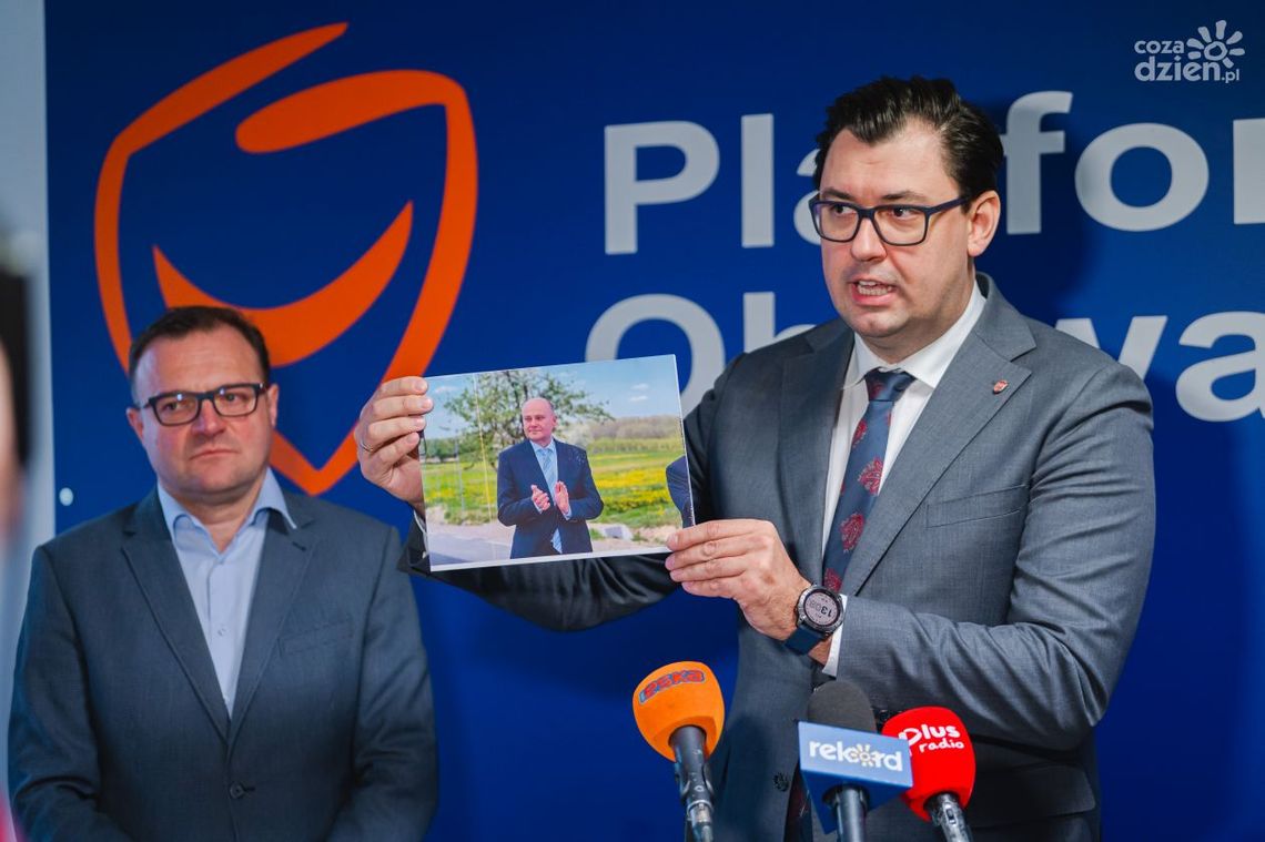 Frysztak i Witkowski: dodatkowe pieniądze dla TVP to skandal Frysztak i Witkowski: dodatkowe pieniądze dla TVP to skandal