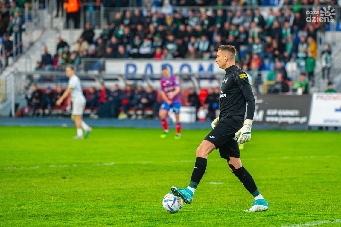 Gabriel Kobylak trenuje pod okiem Santosa
