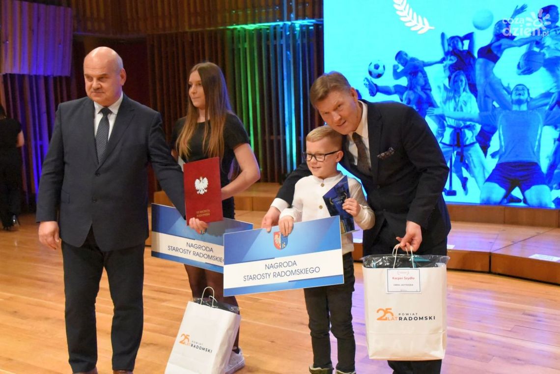 Gala Mistrzów Sportu Powiatu Radomskiego. Wyróżniono najlepszych z 13 gmin