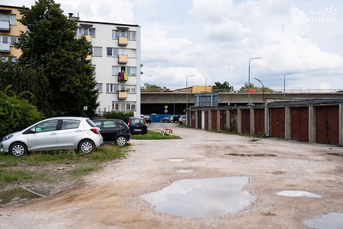 Garaże do wyburzenia? MZDiK: Nie ma takich planów