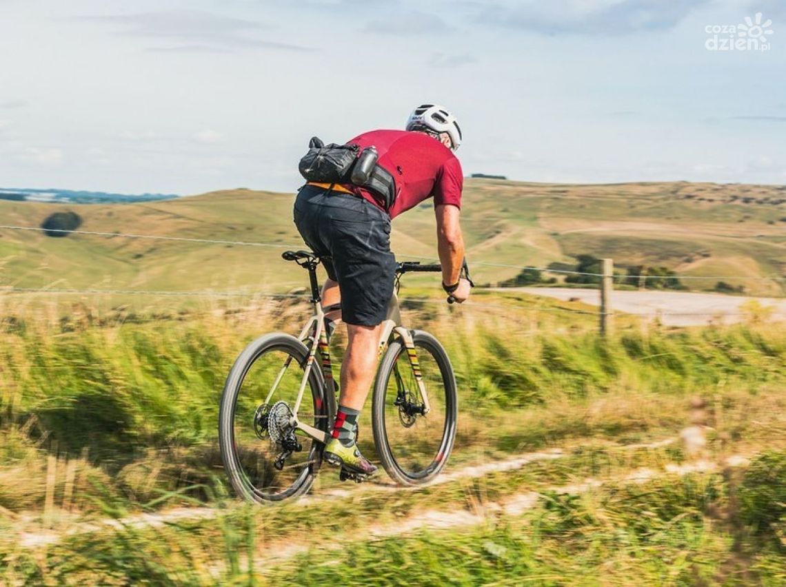 Garderoba rowerowa. Jaki strój wybrać do jazdy rowerem?