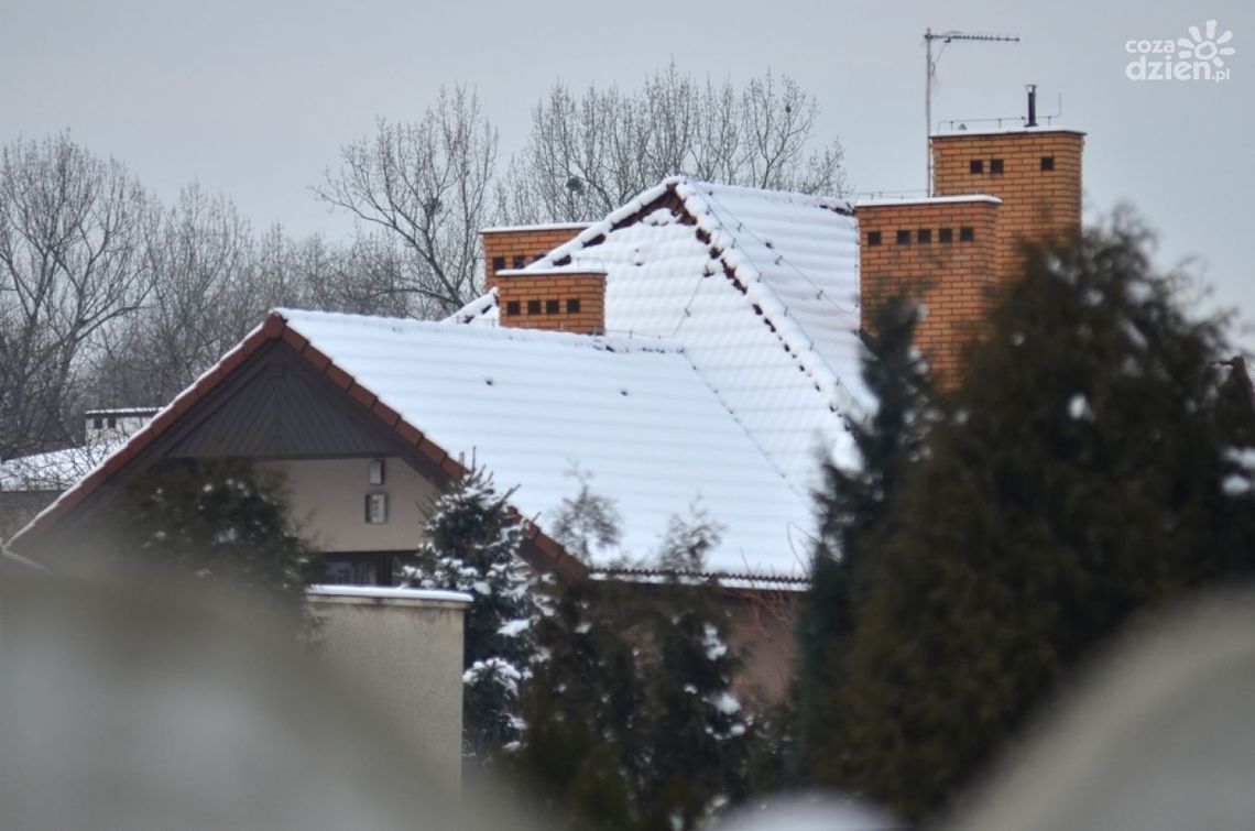 Gdy pada śnieg, trzeba pamiętać o dachu Gdy pada śnieg, trzeba pamiętać o dachu