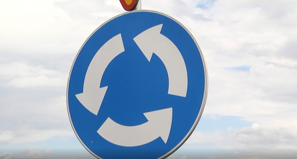 Glinice. Zderzenie na rondzie