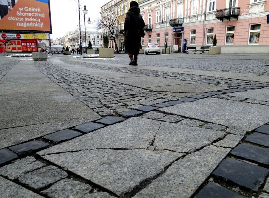 Główny deptak miasta wygląda coraz gorzej!