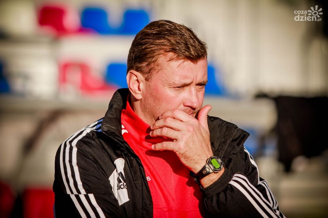 Grad bramek i remis Broni