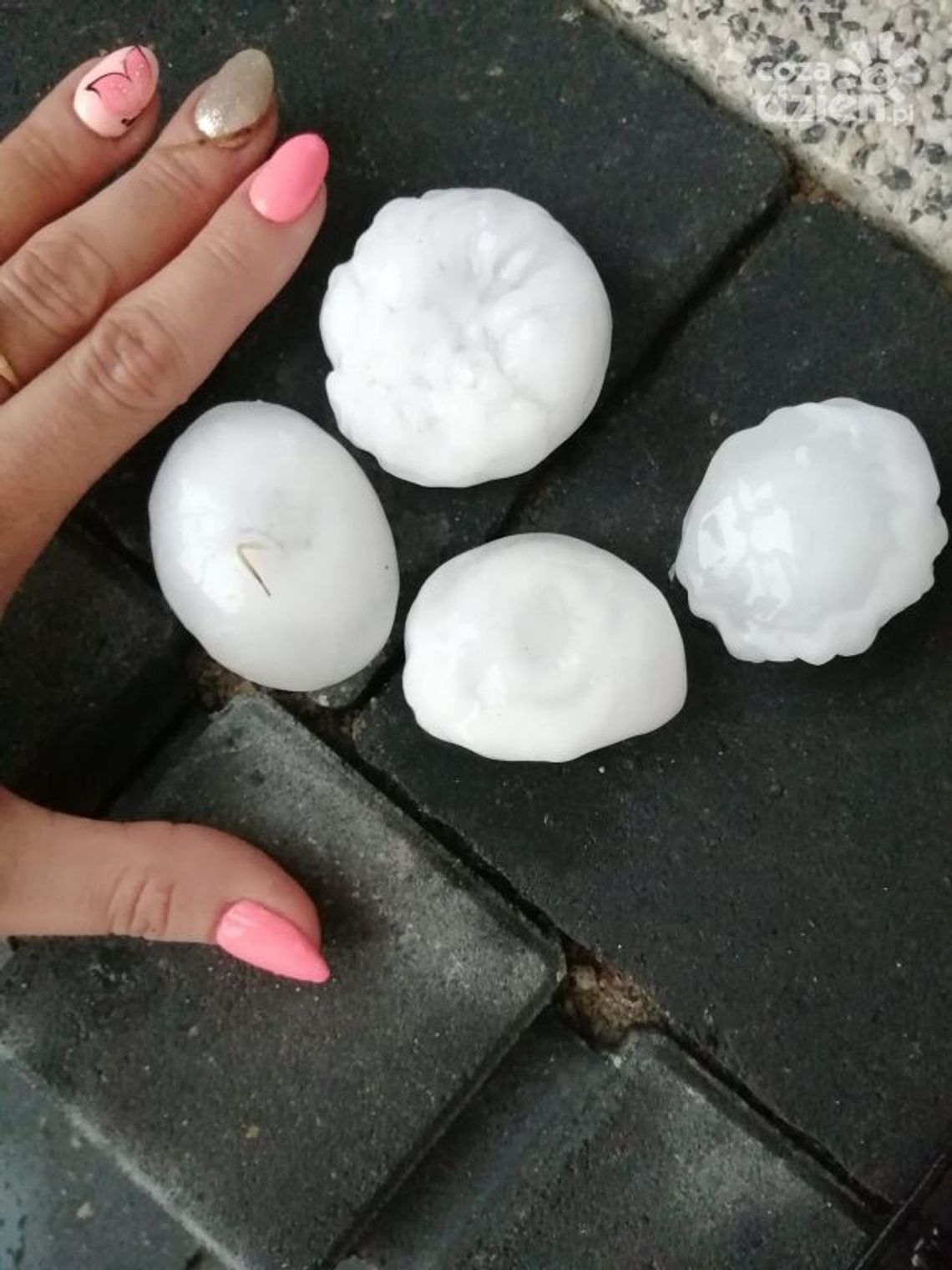 Grad i ulewa na zdjęciach czytelników