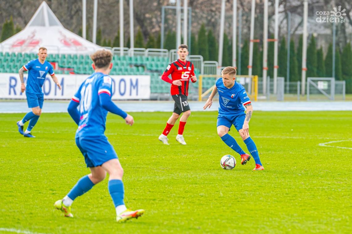 Grała 3. liga. Remis Broni Radom z liderem. Pilica Białobrzegi wygrała z Unią Grała 3. liga. Remis Broni Radom z liderem. Pilica Białobrzegi wygrała z Unią