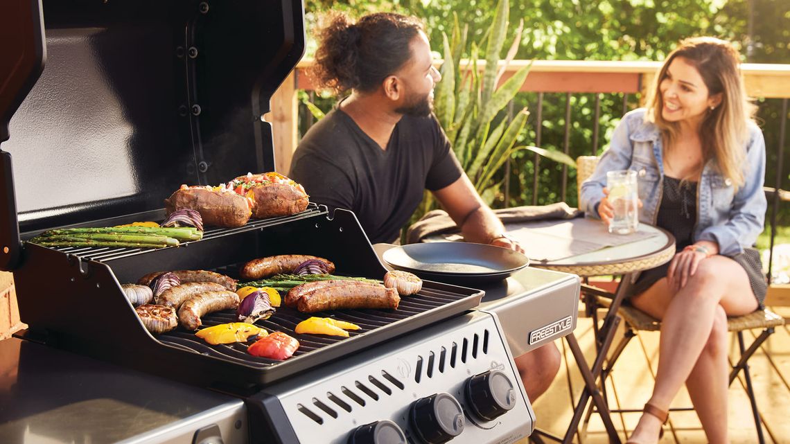 Grill gazowy Napoleon Freestyle 365: sprawdź, co myślą o nim Eksperci i dlaczego stał się bestsellerem wśród Klientów sklepu Grill360.pl! Grill gazowy Napoleon Freestyle 365: sprawdź, co myślą o nim Eksperci i dlaczego stał się bestsellerem wśród Klientów sklepu Grill360.pl!