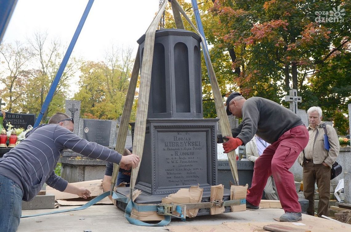 Grób rodziny Mierzyńskich odrestaurowany Grób rodziny Mierzyńskich odrestaurowany