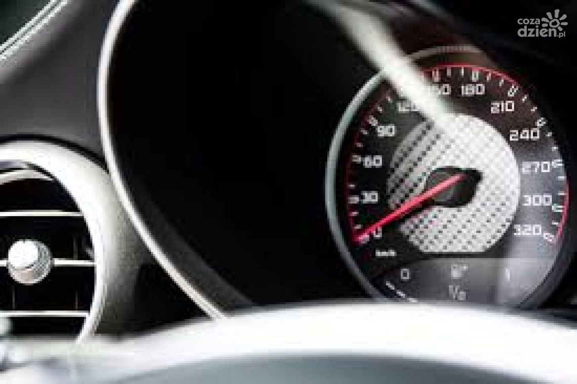 Grójec. Licznik cofnięty o ponad 300 tys. km Grójec. Licznik cofnięty o ponad 300 tys. km