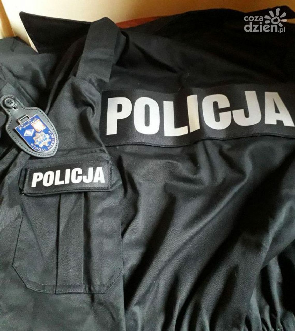 Grójec. Nastolatek przebrany za policjanta Grójec. Nastolatek przebrany za policjanta