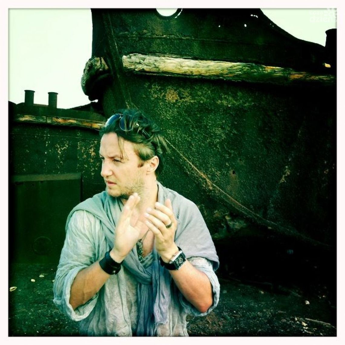 Grzech Piotrowski "One World"