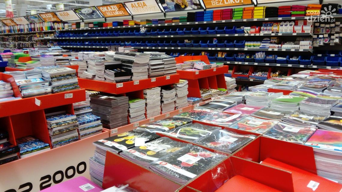 Gwarancja najniższej ceny na wyprawkę szkolną i wielka loteria urodzinowa 