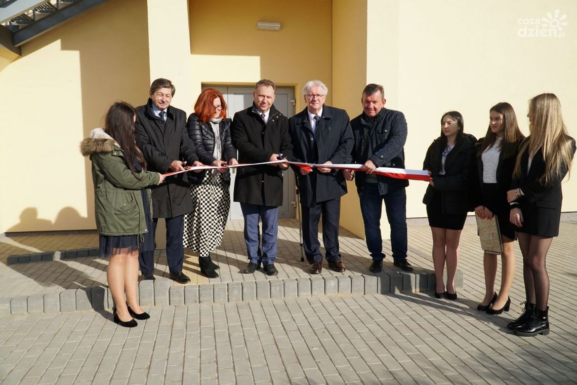 Hala przy Zespole Szkół Rolniczo-Technicznych w Zwoleniu już po remoncie Hala przy Zespole Szkół Rolniczo-Technicznych w Zwoleniu już po remoncie