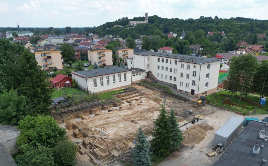 Hala sportowa przy iłżeckim liceum już w budowie Hala sportowa przy iłżeckim liceum już w budowie