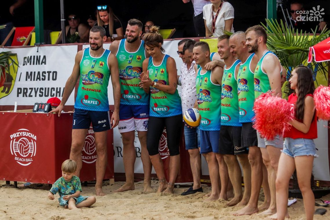 Halowi mistrzowie świata zagrają na plaży w Przysusze