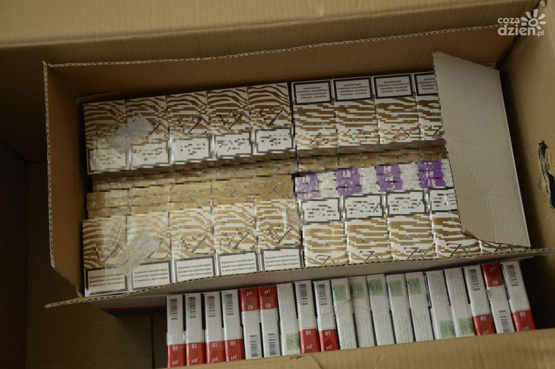 Handlarze nielegalnym tytoniem w rękach policji Handlarze nielegalnym tytoniem w rękach policji