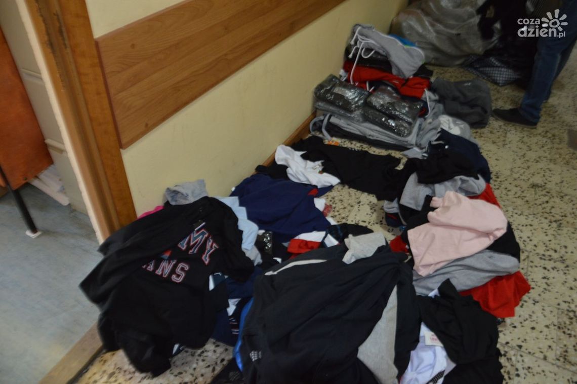 Handlarze "podróbek" trafili w ręce policji Handlarze "podróbek" trafili w ręce policji