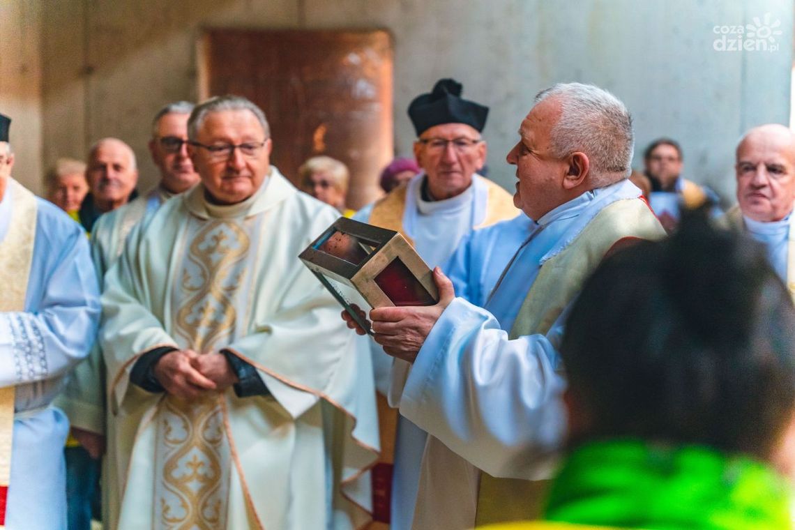 Hospicjum w Sołtykowie. Kamień węgielny z Ziemi Świętej wmurowany Hospicjum w Sołtykowie. Kamień węgielny z Ziemi Świętej wmurowany