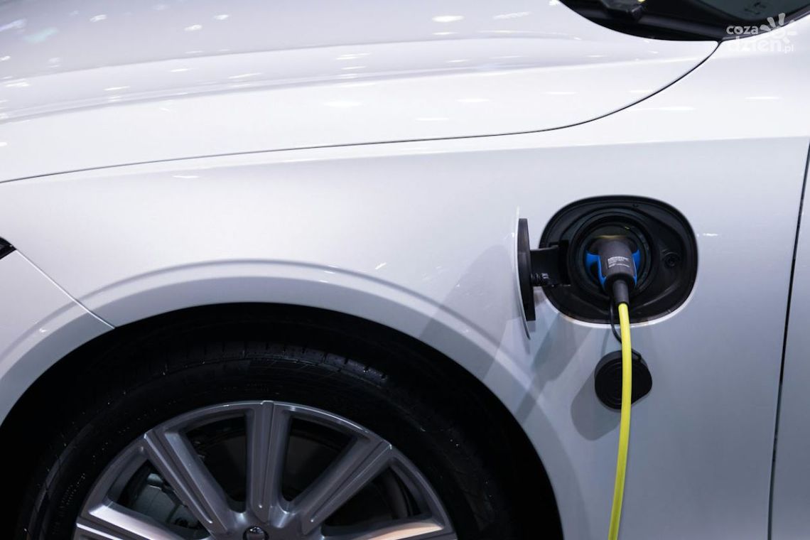 Hybryda, elektryk czy spalinowy?