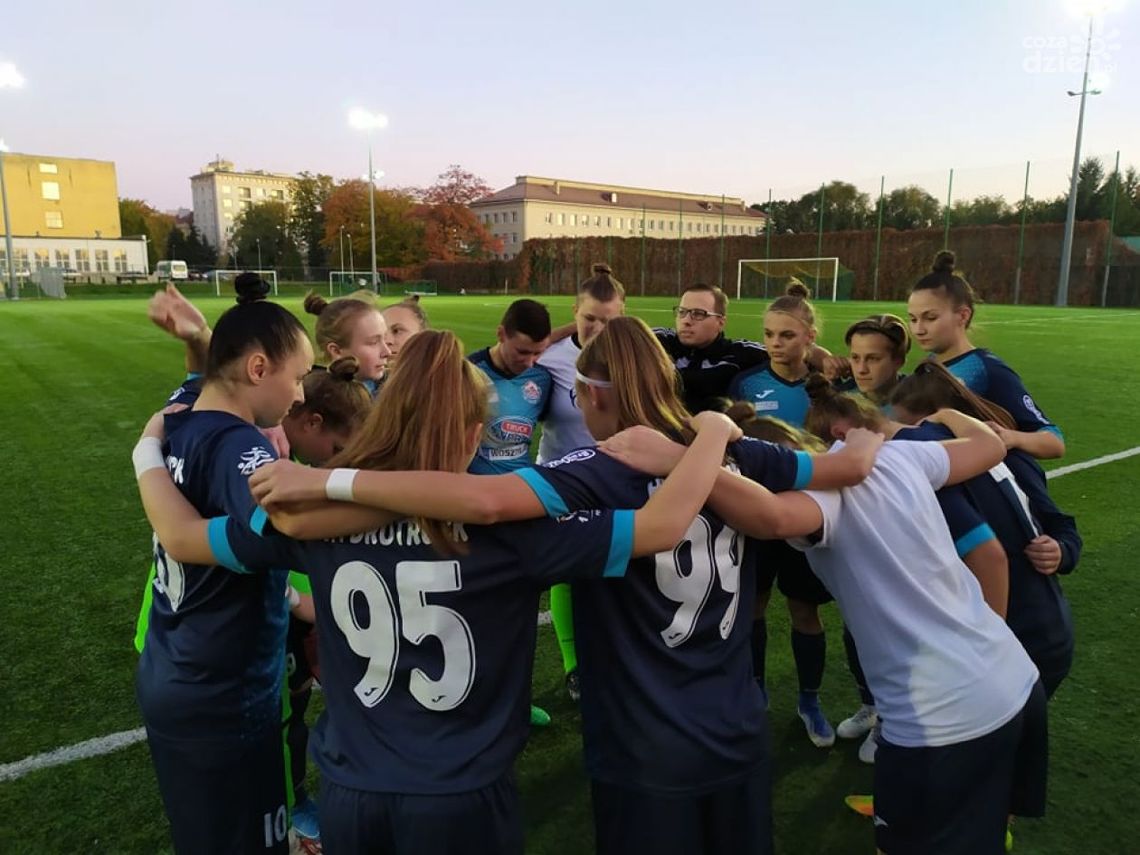 HydroTruck Radom nie dał szans beniaminkowi. Pewny triumf piłkarek