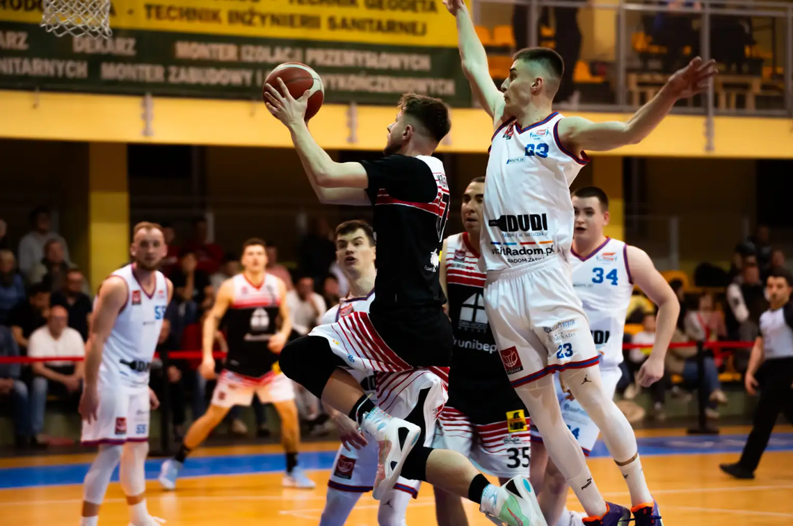 HydroTruck Radom wygrywa pierwsze starcie play-offów w Pruszkowie