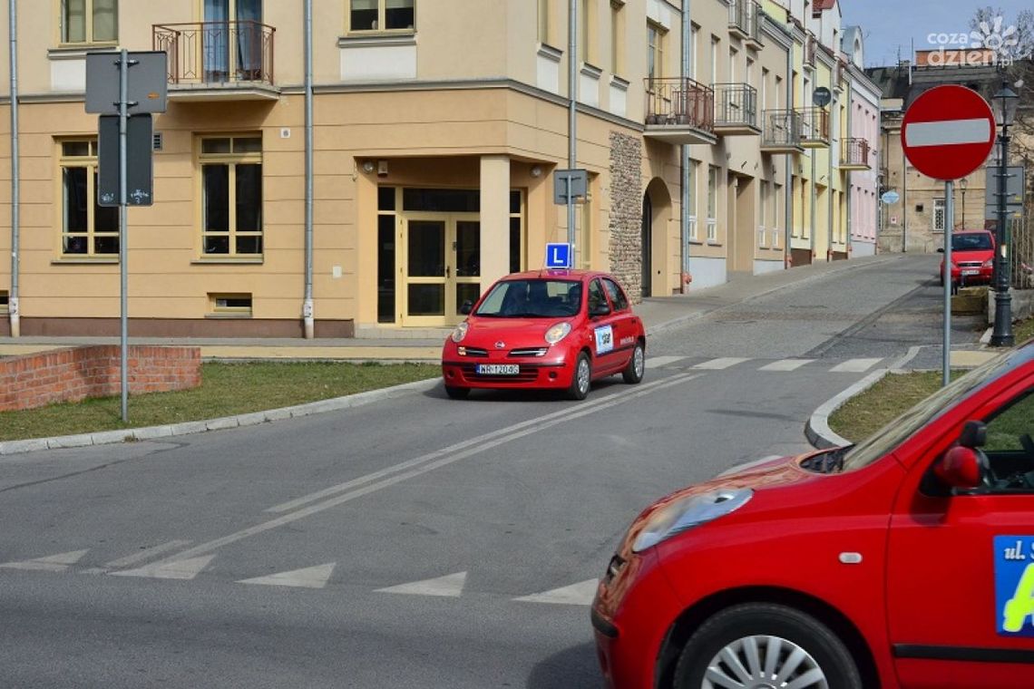 Idą nowe przepisy, siedziba WORD oblegana