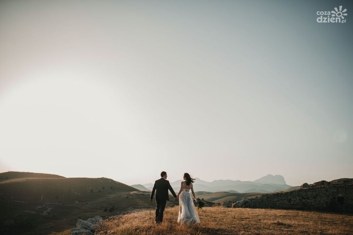 Idealne sukienki na wesele - czyli jakie?