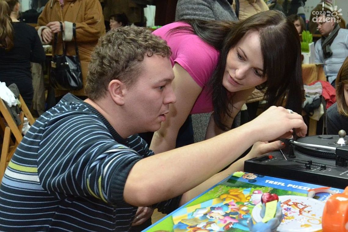 III edycja "Pchlego Targu" Babiej Góry.  Ludzi coraz więcej