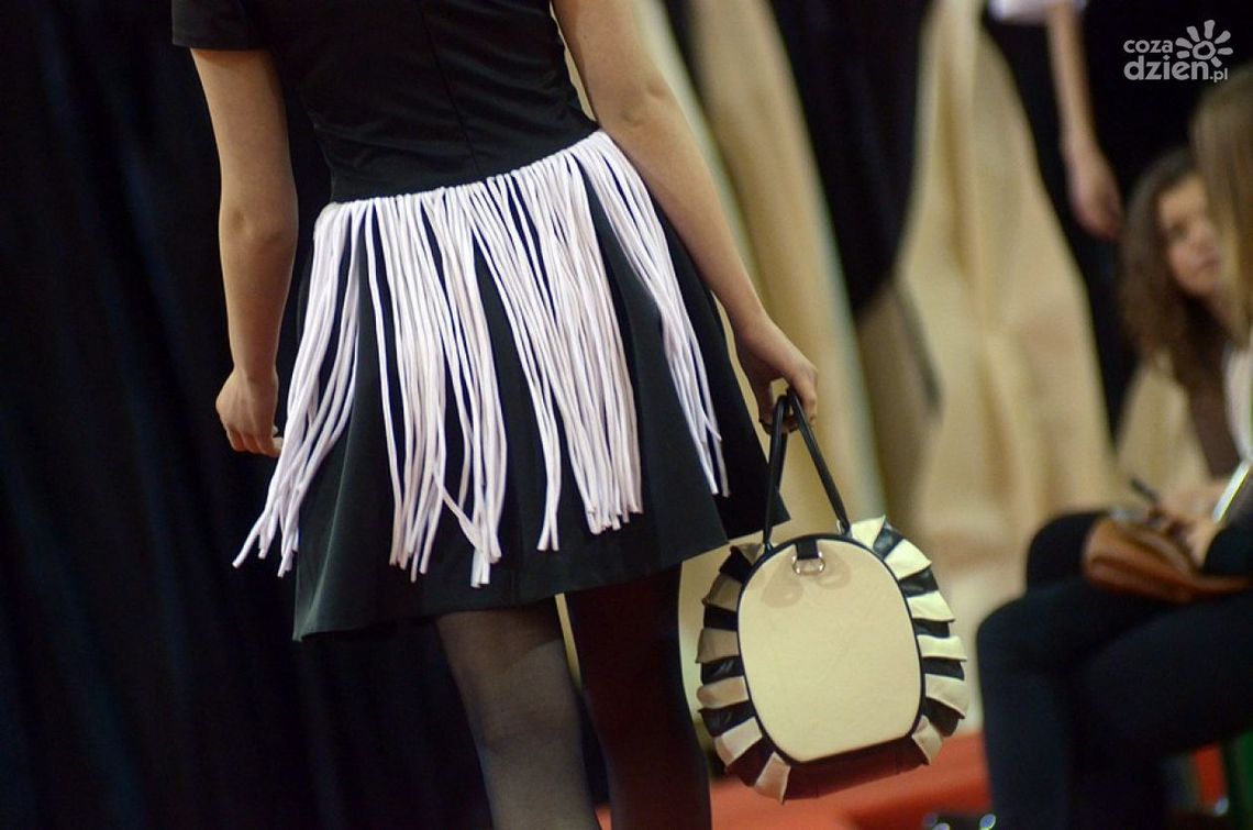 Ile zarabiają szafiarki?