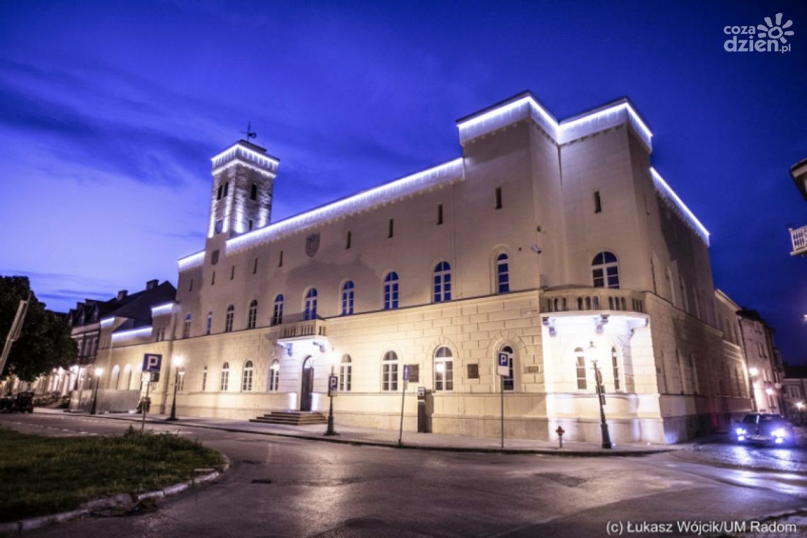 Iluminacja ratusza już działa Iluminacja ratusza już działa
