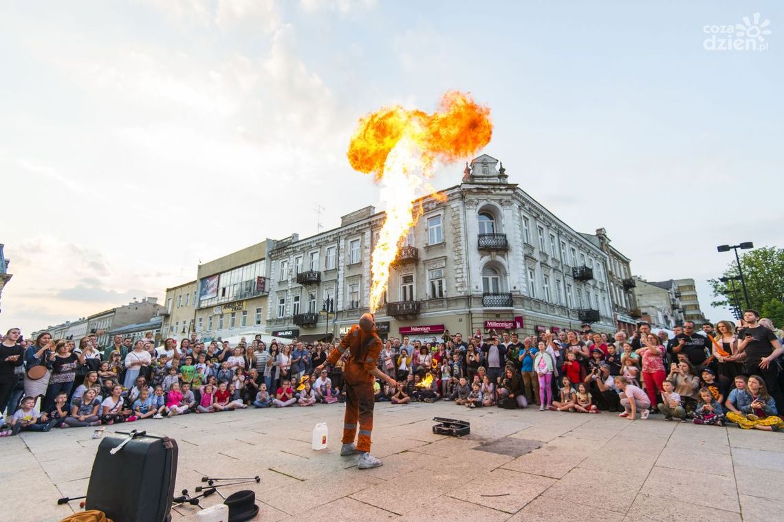 Iluzjoniści, kuglarze, żonglerzy zawitają do Radomia