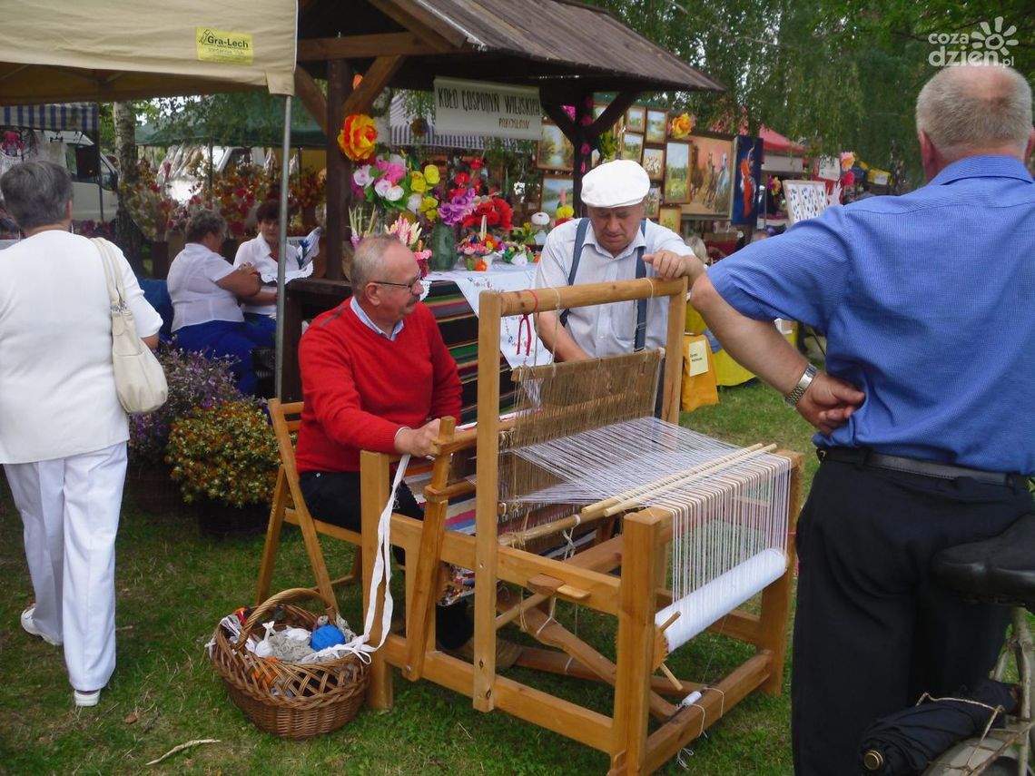 IŁŻA. Jarmark z kolorowymi kramami IŁŻA. Jarmark z kolorowymi kramami