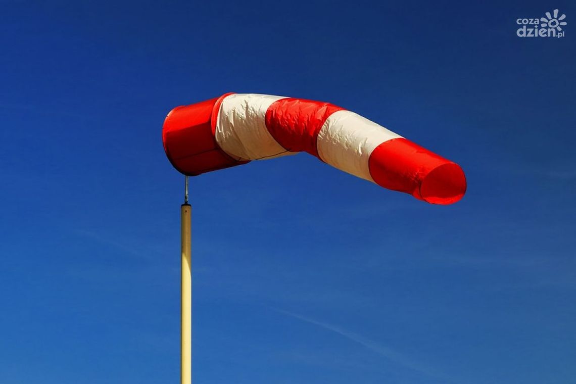 IMGW ostrzega – w nocy może silnie wiać