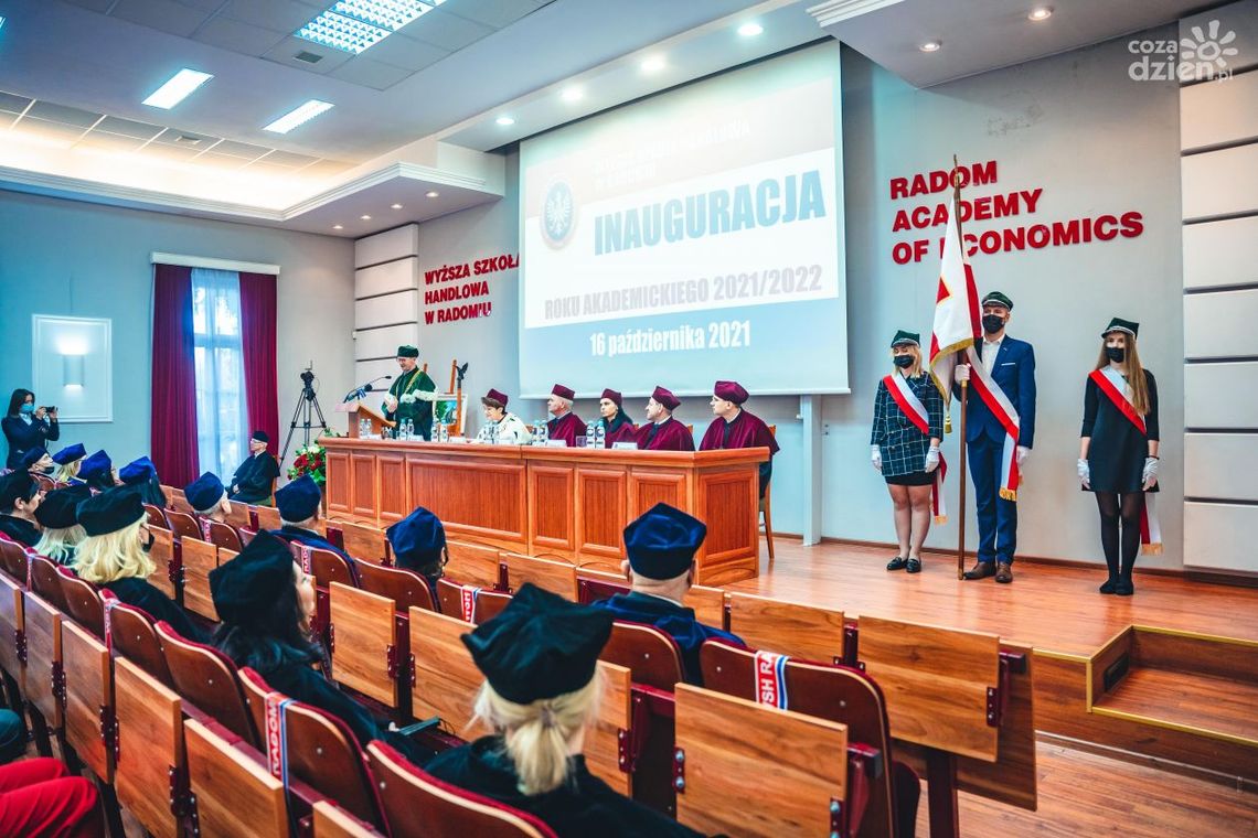 Inauguracja roku akademickiego w Wyższej Szkole Handlowej. Uczelnia wkrótce zmieni nazwę