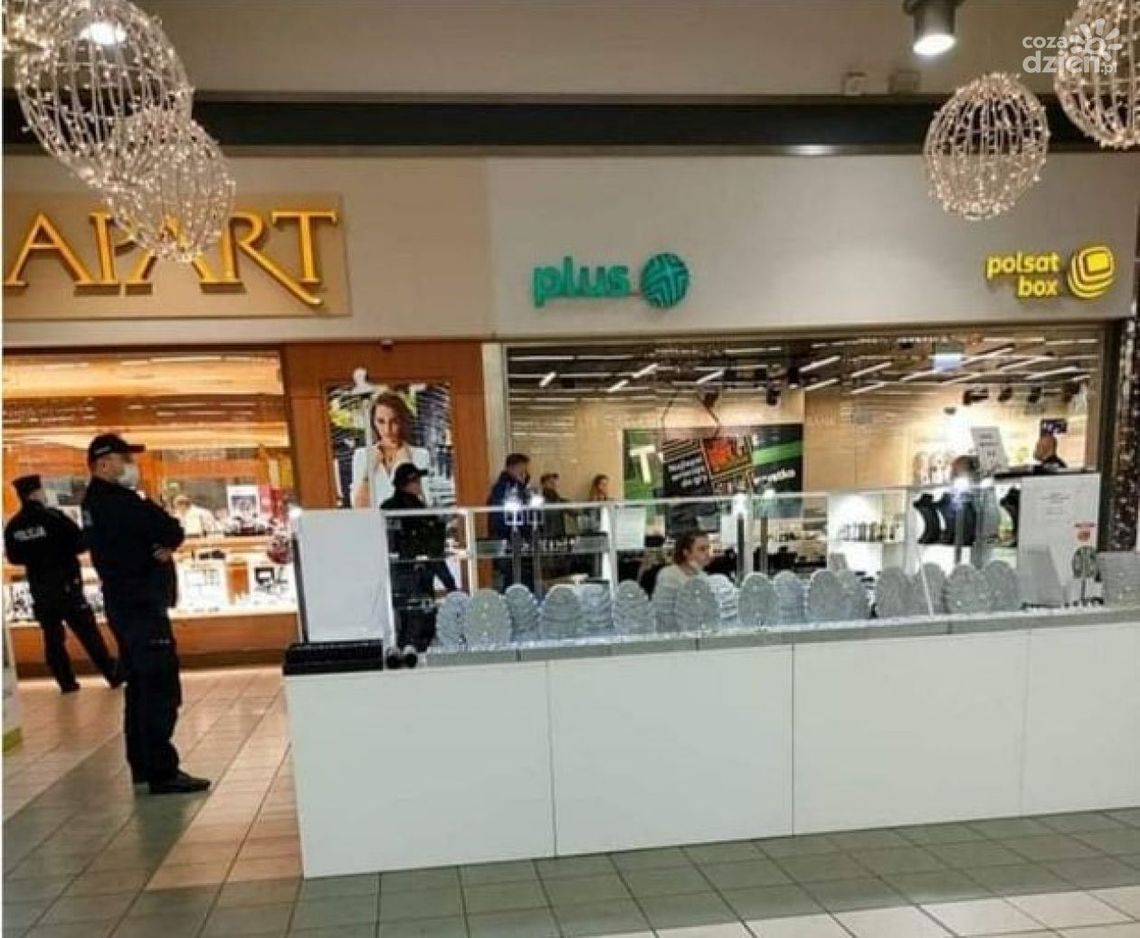 Informacje. Atak nożownika w Centrum Handlowym M1 Informacje. Atak nożownika w Centrum Handlowym M1