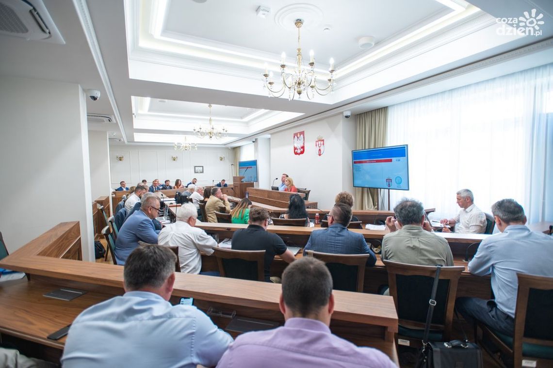 Informacje. Bez wotum, bez absolutorium Informacje. Bez wotum, bez absolutorium