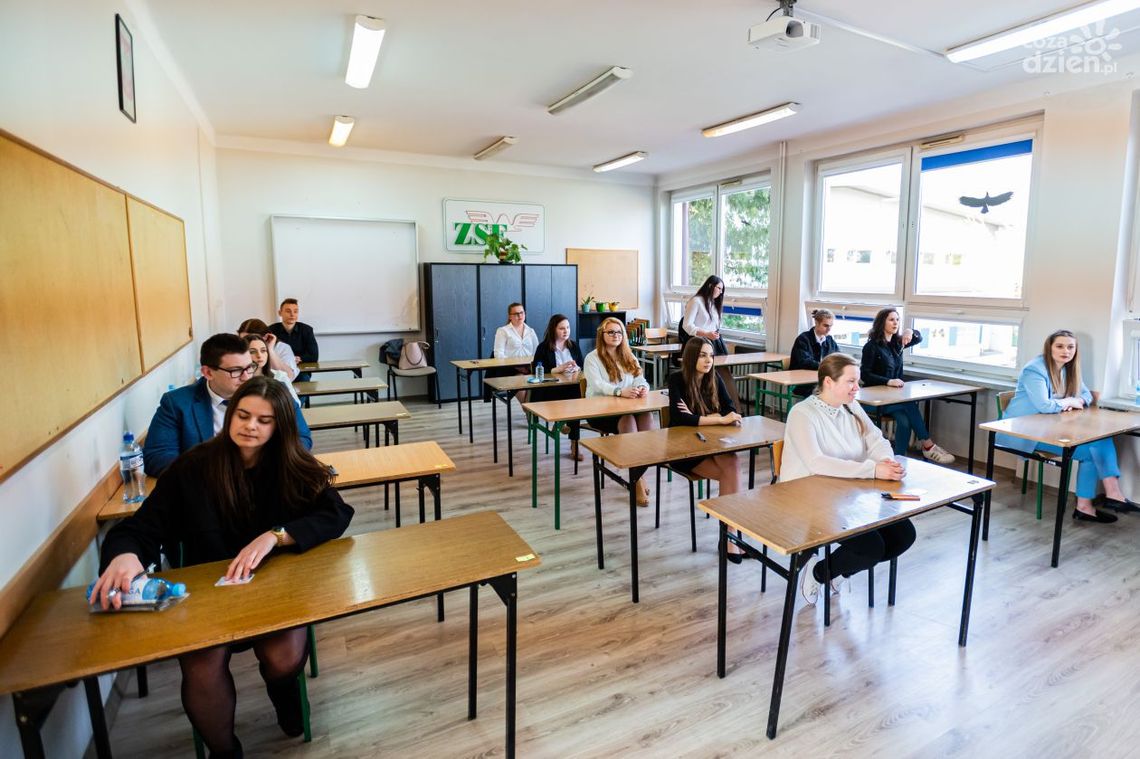 Informacje. Egzamin dojrzałości rozpoczęty
